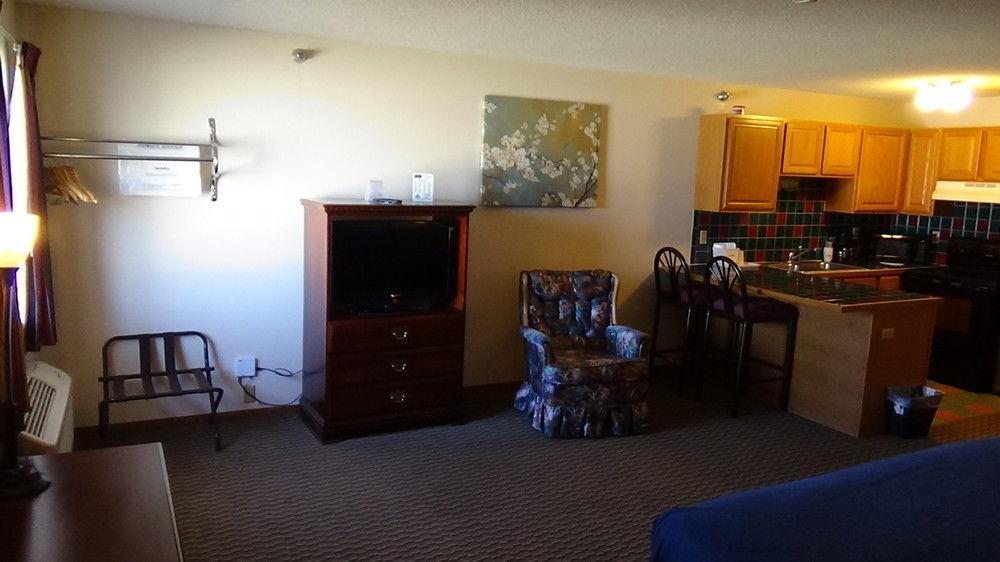 Howard Johnson By Wyndham Wichita Airport Eksteriør bilde