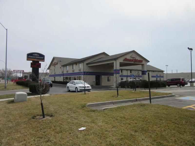 Howard Johnson By Wyndham Wichita Airport Eksteriør bilde