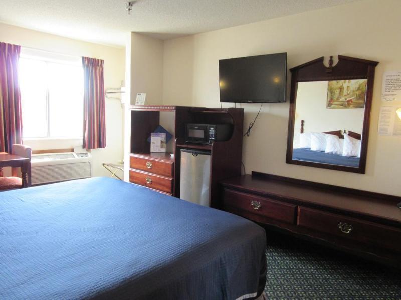 Howard Johnson By Wyndham Wichita Airport Eksteriør bilde