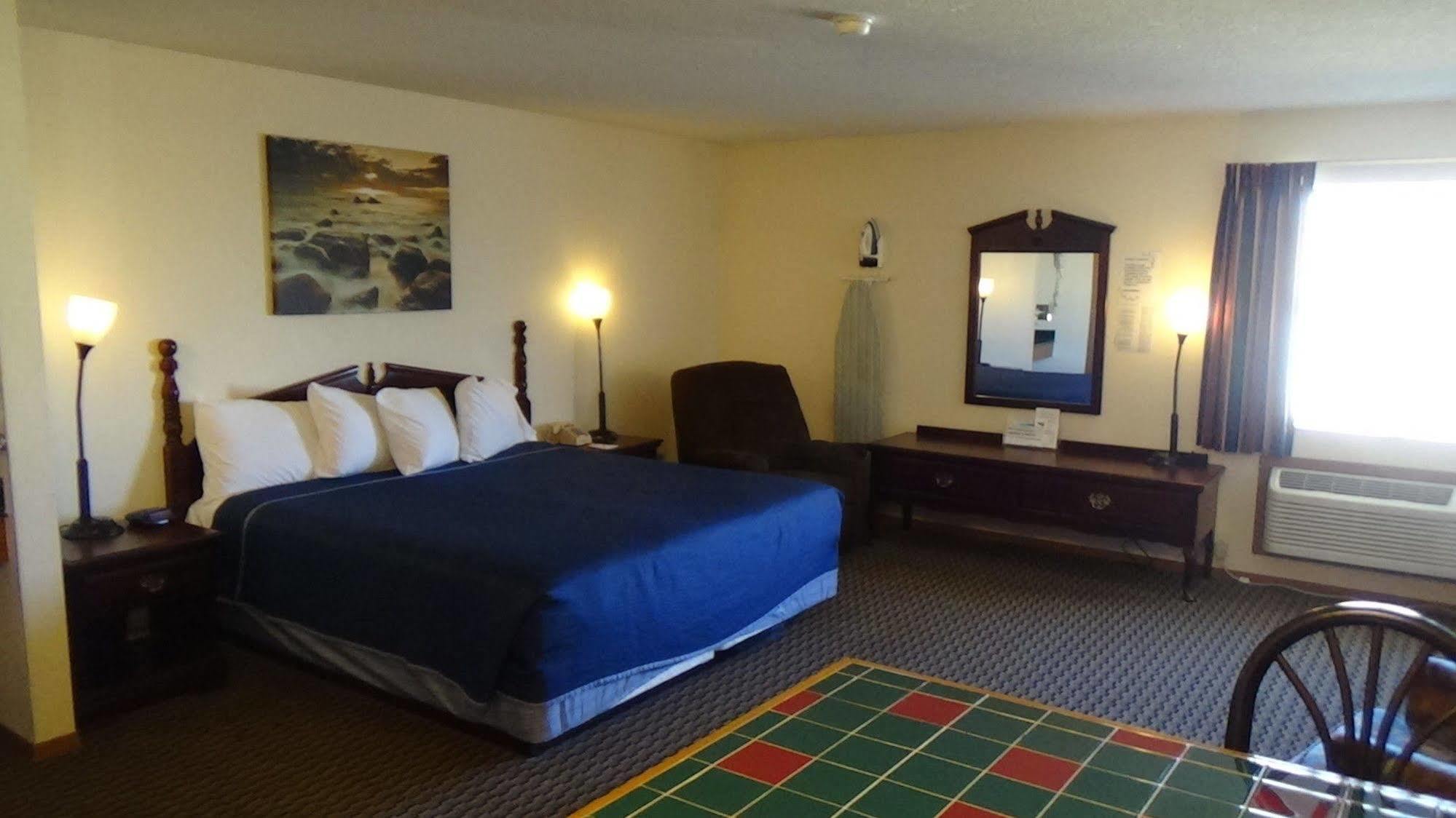 Howard Johnson By Wyndham Wichita Airport Eksteriør bilde